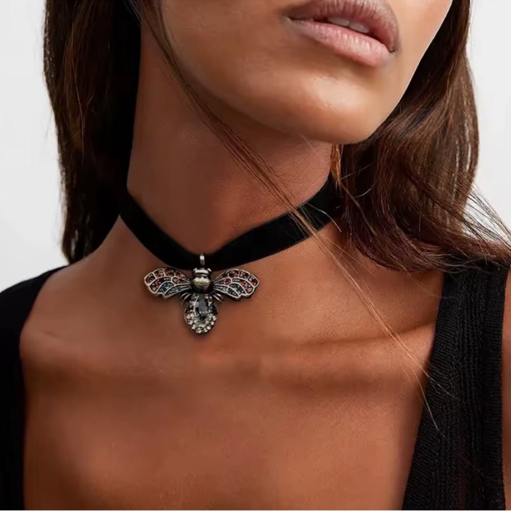 Vintage Bee Black Velvet Choker Necklace